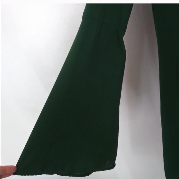 Lulu’s emerald green plunge neck homecoming dress - Picture 8 of 8